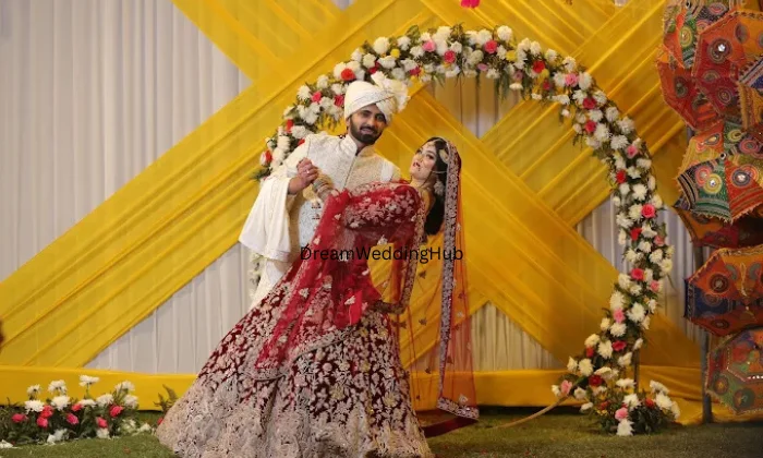 Krishna  photo  studio